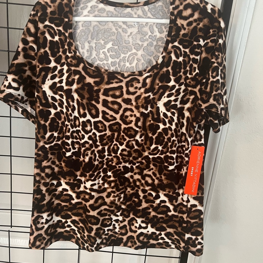 Adrienne Vittadini Brown Leopard Print Short Sleeve Tee